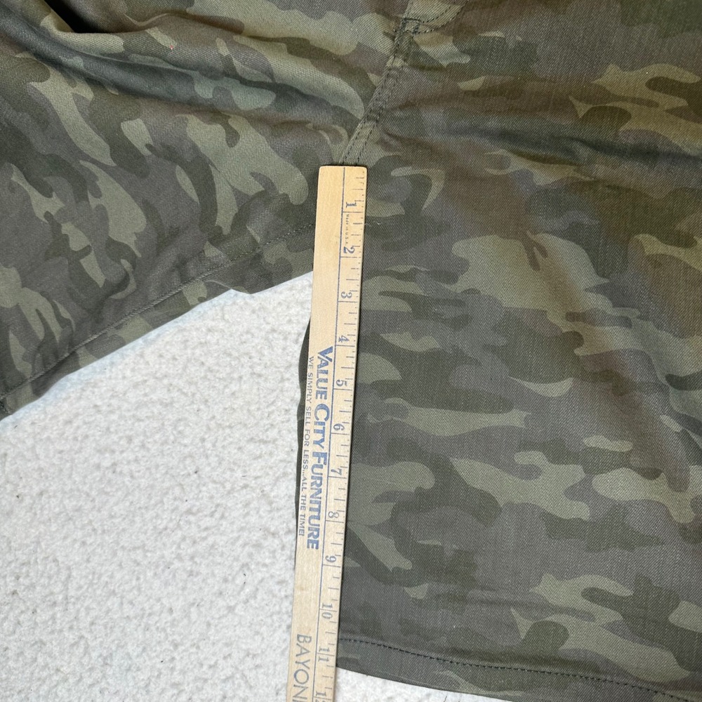 Lee Olive Green Camo Women's Bermuda Shorts - Picture 5 of 11